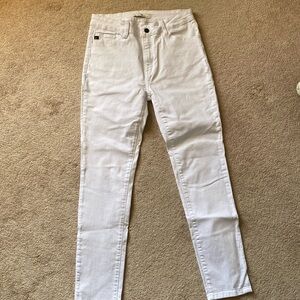 KanCan white stretch denim women’s jeans size 31 or 11/29 inseam, like new